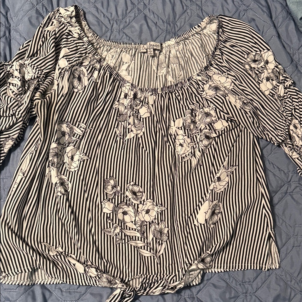 Striped Floral Tie-Hem Women's Blouse - Black & White